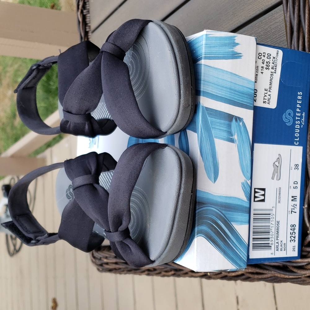 Cloudsteppers by Clarks 7 1/2 black sandals